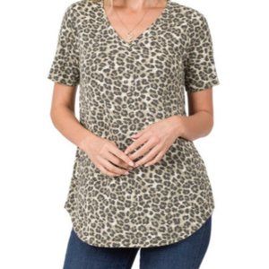 ZENANA Leopard Print V-Neck Short Sleeve Round Hem Top NEW